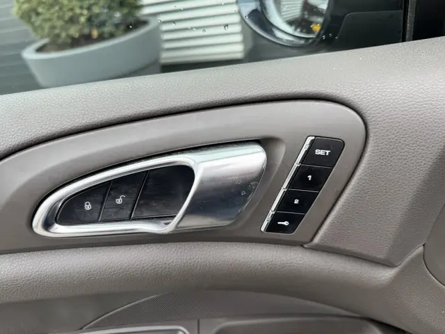 Porsche Cayenne 3.0 S E-Hybrid 2015 Hybride Benzine 12