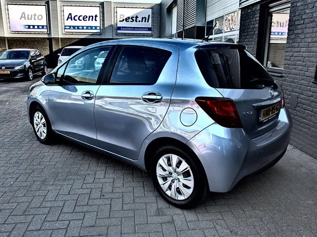 Toyota Yaris 1.3 VVT-i Aspiration 2016 Benzine 32
