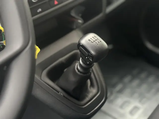 Peugeot Expert 1.5 BlueHDi 120 S&S L3 2024 Diesel 19