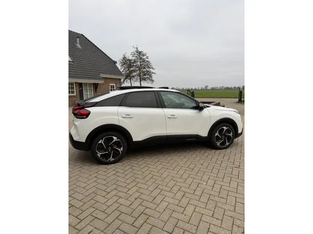 Citroën C4 - 1.2 Puretech Shine 2022 Benzine 4