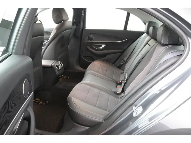 Mercedes-Benz E-Klasse 200 Business 2018 Benzine 18