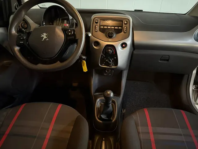 Peugeot 108 1.0 e-VTi Active Black Airco 2015 Benzine 15