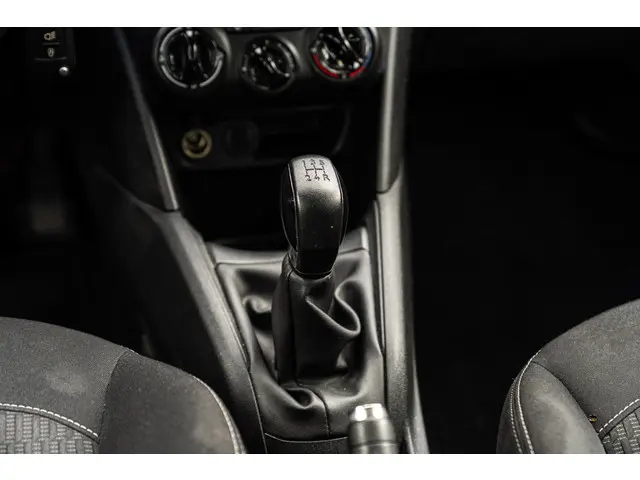 Peugeot 208 1.2 PureTech Active Trekhaak 2017 Benzine 25