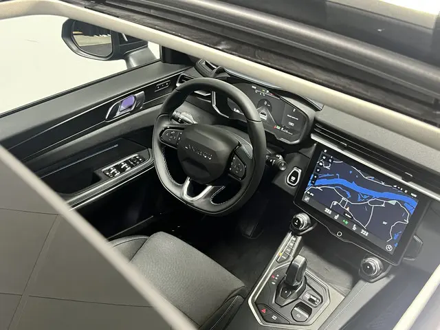 Lynk & Co 01 1.5 2023 Hybride Benzine 44