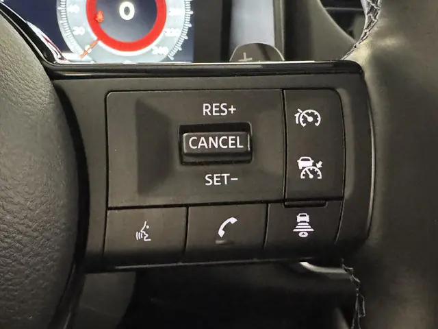 Nissan QASHQAI 1.3 MHEV Xtronic 2023 Benzine 18