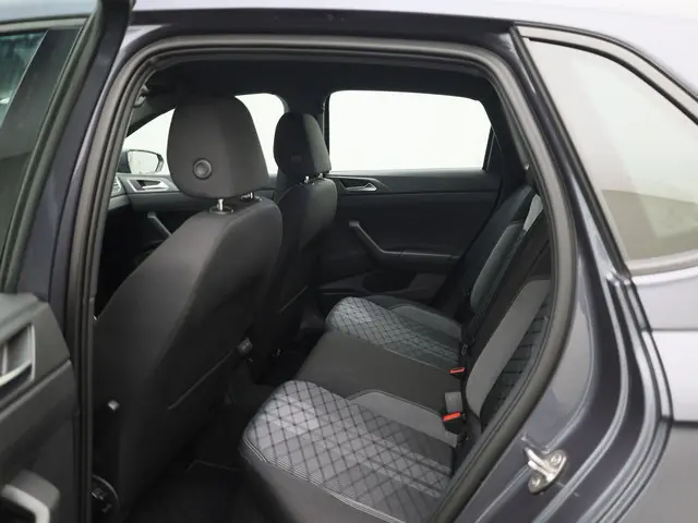 Volkswagen Polo 1.0TSI/95PK R-Line DSG 2025 Benzine 18