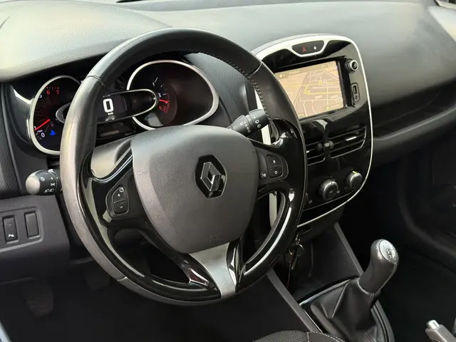 Renault Clio Estate 0.9 TCe Limited 2016 Benzine 3