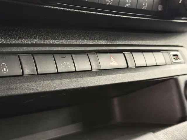 Peugeot Expert 1.5 BlueHDI 120PK L2 2023 Diesel 27