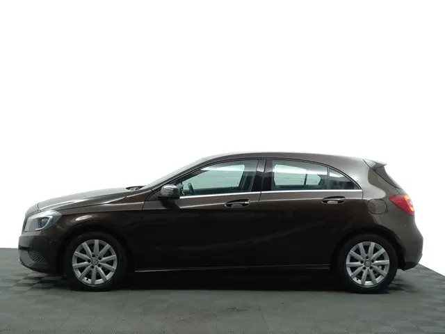 Mercedes-Benz A-Klasse 180 Prestige- 2015 Benzine 31