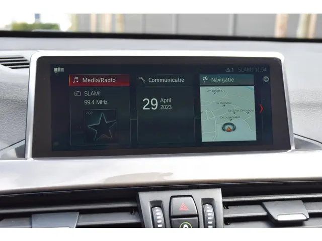 BMW X1 sDrive18i High Executive 2018 Benzine 26