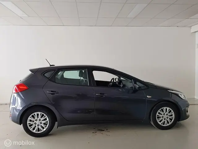 Kia cee'd 1.0 T-GDi Navigator 2016 Benzine 6