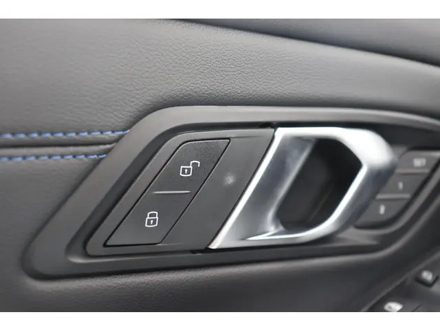 BMW 3 Serie 330e xDrive 2025 Hybride Benzine 35