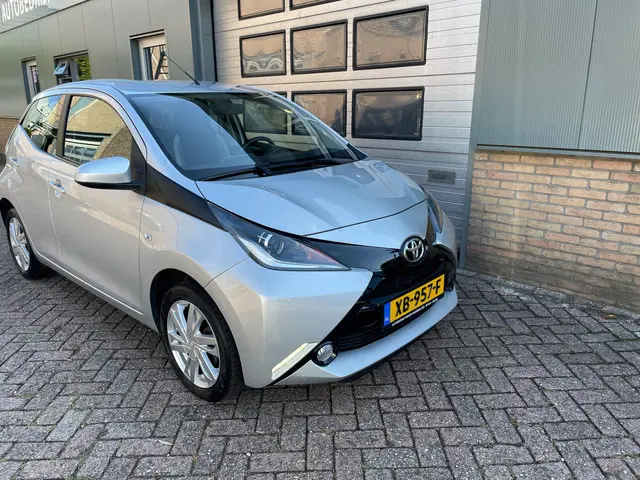 Toyota Aygo 1.0 VVT-i x-cite 2018 Benzine 4