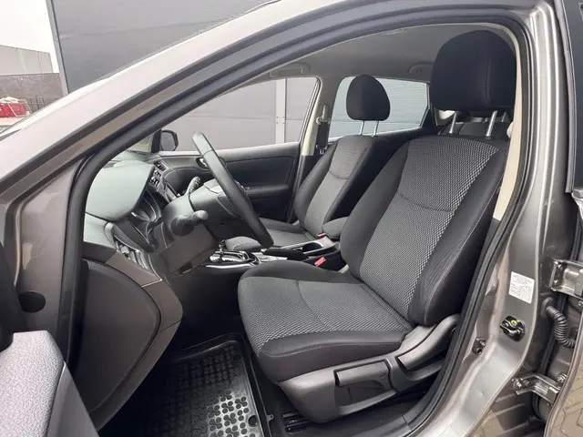 Nissan Pulsar 1.2 DIG-T Automaat / Camera / Pdc 2017 Benzine 6