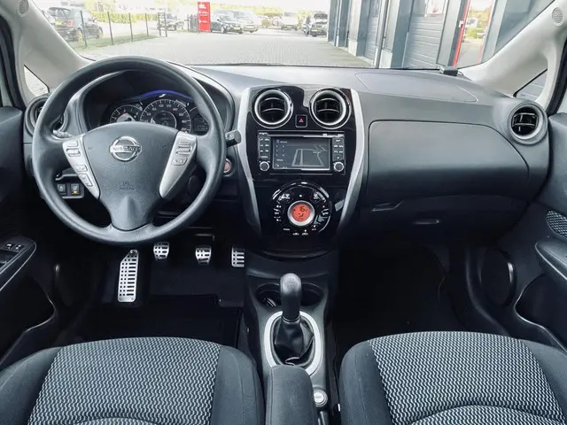 Nissan Note 1.2 Connect Edition 2015 Benzine 8