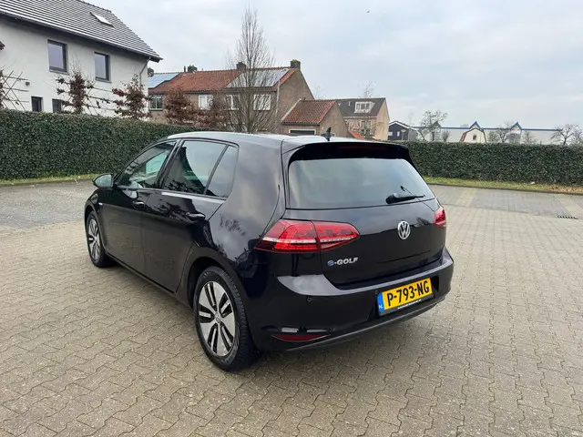 Volkswagen e-Golf E-Golf 2015 Elektrisch 17