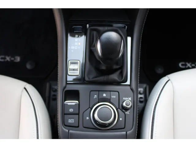 Mazda CX-3 2.0 SkyActiv-G 121 Luxury 2021 Benzine 23