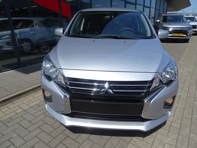 Mitsubishi Space Star 1.2 Dynamic *** ACTIE *** 2025 Benzine 10