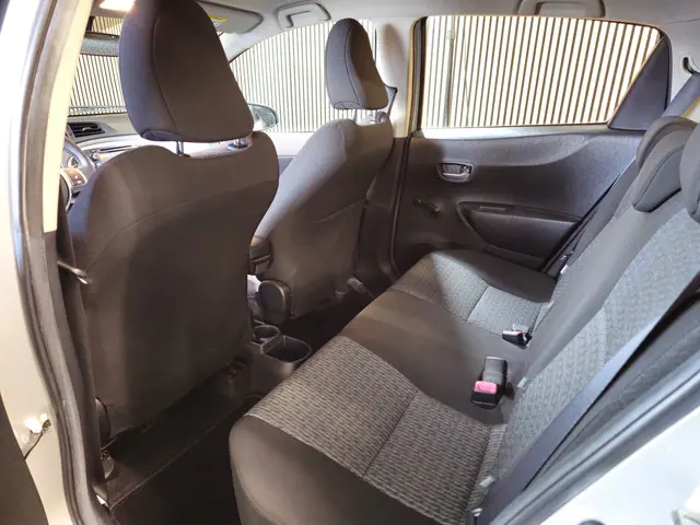 Toyota Yaris 1.3 VVT-i Aspiration 2013 Benzine 19