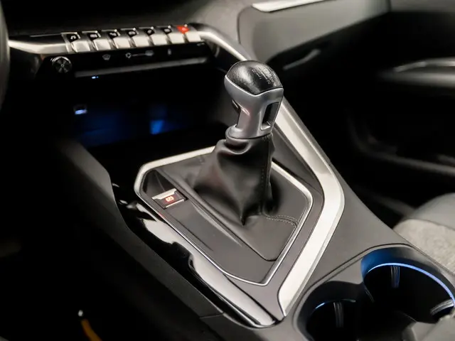 Peugeot 3008 1.2 PureTech Allure Sport 2019 Benzine 10