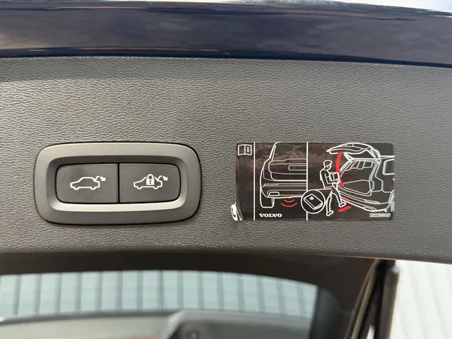 Volvo XC40 Recharge P8 AWD R-Design 2021 Elektrisch 30