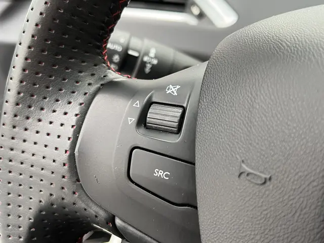 Peugeot 208 PureTech 110 GT-line 2017 Benzine 19