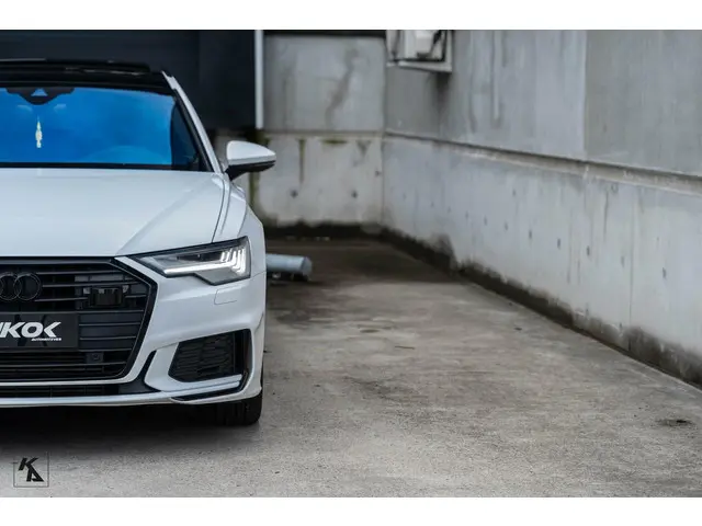 Audi A6 Avant 45 TFSI | 2019 Quattro | S-line 2019 Benzine 67