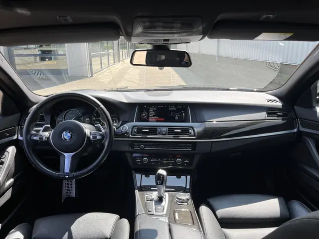 BMW 5 Serie Touring 520i High Executive 2015 Benzine 6