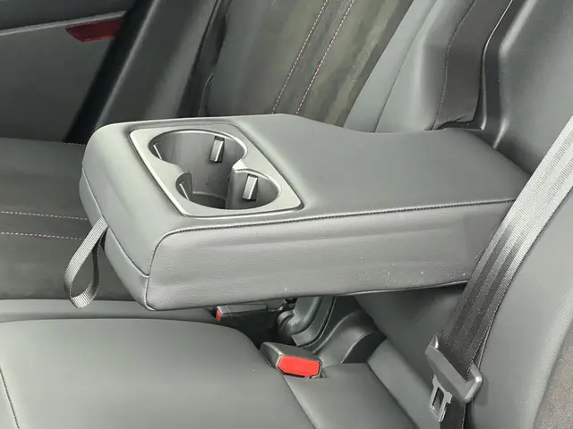 Ford Kuga 2.5 PHEV ST-Line X 2025 Hybride Benzine 17