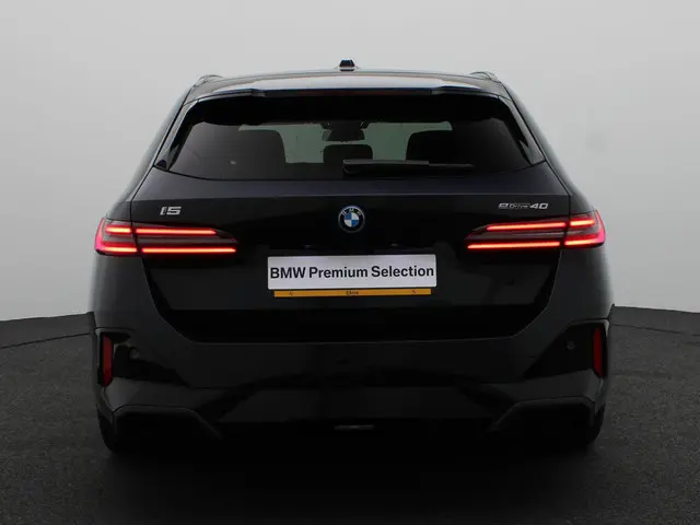 BMW i5 Touring eDrive40 2025 Elektrisch 4