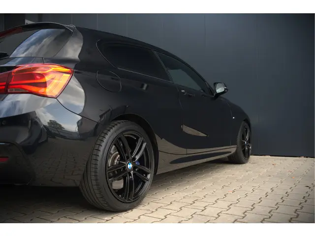 BMW 1 Serie 118i High Executive M Sport 2017 Benzine 27