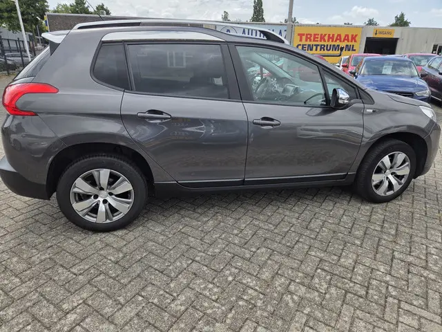 Peugeot 2008 1.2 PureTech Style/PANO/NAVI 2015 Benzine 8