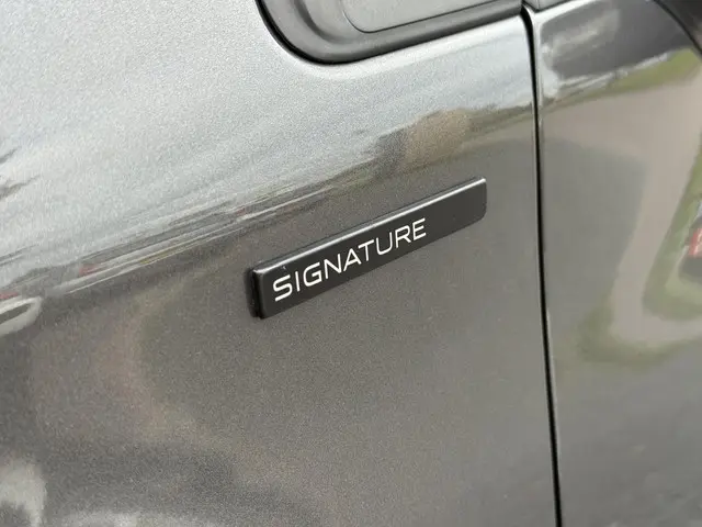Peugeot 2008 1.2 PureTech Signature 2019 Benzine 33