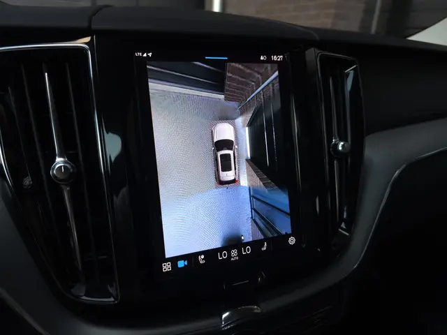 Volvo XC60 2.0 B5 Momentum Business 2022 Benzine 15