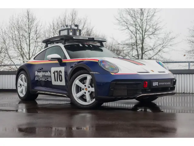 Porsche 911 992 3.0 Dakar 2023 Benzine
