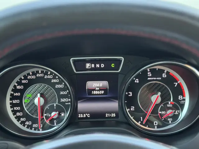 Mercedes-Benz GLA AMG 45 4MATIC 2014 Benzine 27