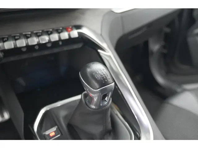 Peugeot 5008 PureTech 130 GT 2024 Benzine 47