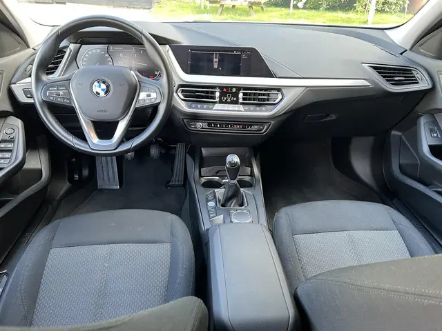 BMW 1 Serie 118i *Carplay*ECC*Garantie 2021 Benzine 8