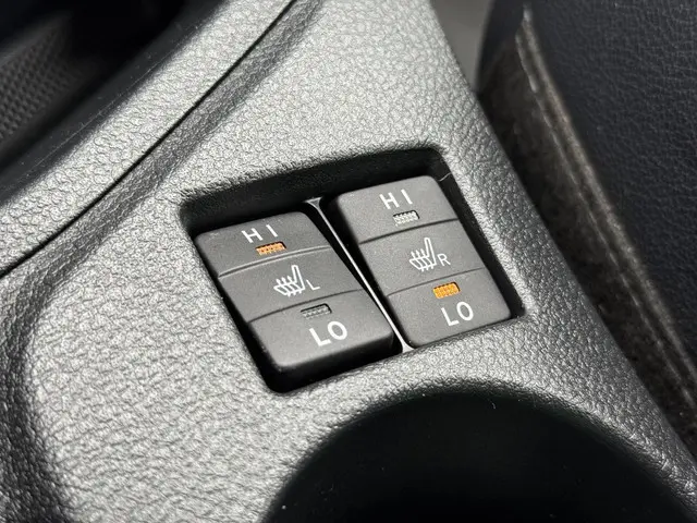 Toyota Auris 1.8 Hybrid Executive 2013 Hybride Benzine 24