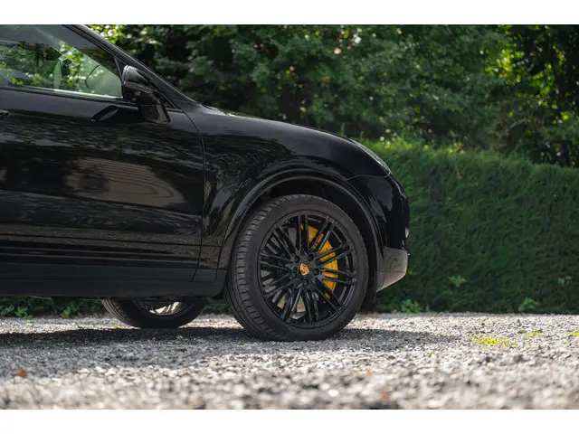 Porsche Cayenne 4.8 Turbo S 2014 Benzine 24