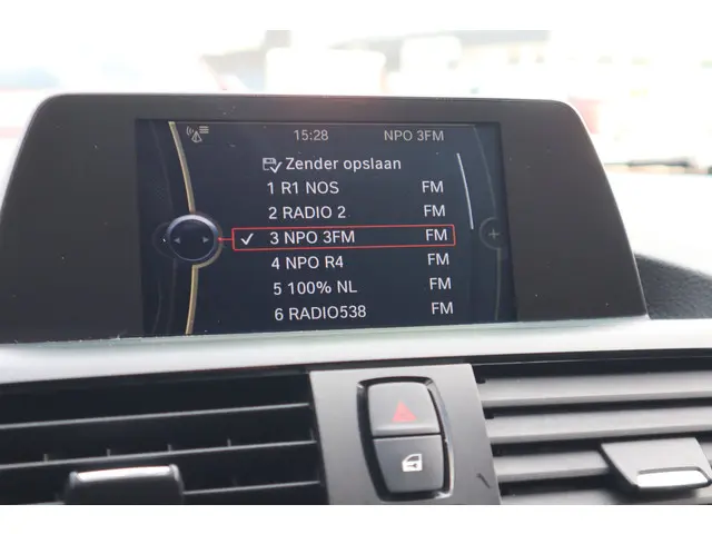 BMW 1 Serie 118i Business+ 2013 Benzine 38