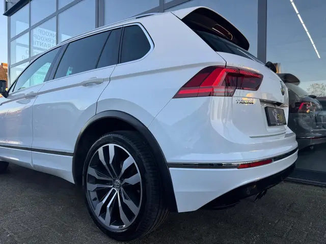 Volkswagen Tiguan 2.0 TSI 4Motion 2X R-line 2017 Benzine 4