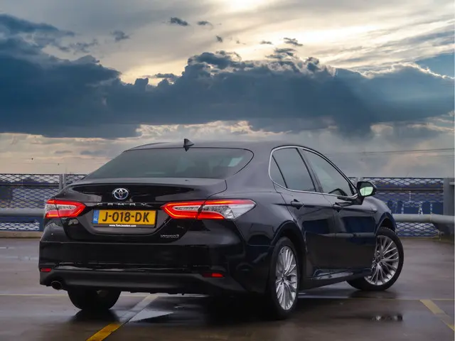 Toyota Camry 2.5 Hybrid Premium 2020 Hybride Benzine 4