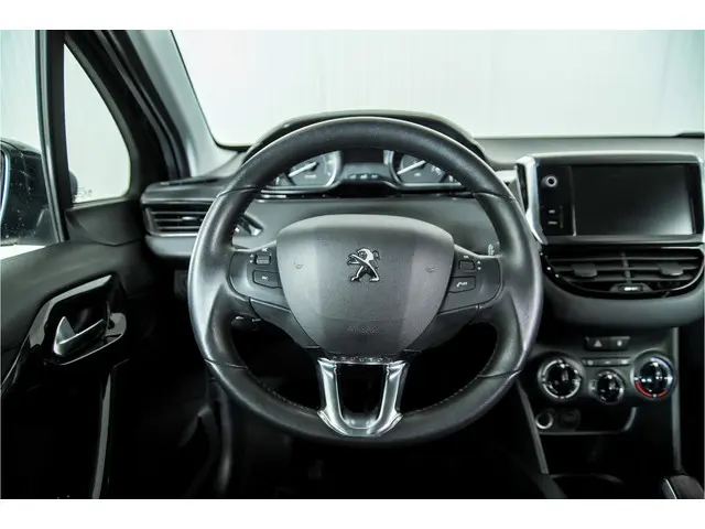 Peugeot 208 1.2 PureTech Signature 2019 Benzine 8