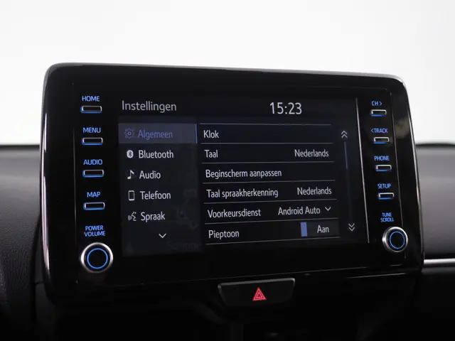 Toyota Yaris 1.5 Hybrid Executive 2022 Hybride Benzine 32