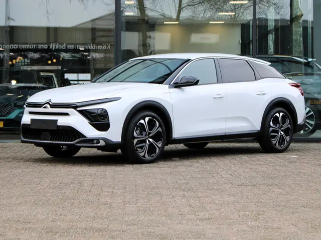Citroën C5 X 1.2 Hybrid 145pk Max 2026 Hybride Benzine 4