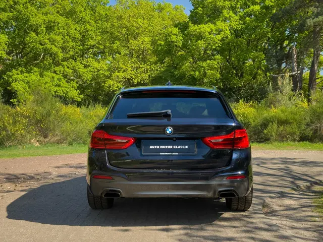 BMW 5 Serie Touring 540i xDrive M-Sport 2017 Benzine 4