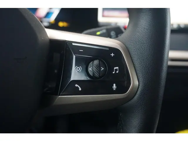 BMW iX xDrive40 2023 Elektrisch 16