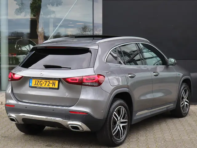 Mercedes-Benz GLA 250 e Style 2021 Hybride Benzine 2