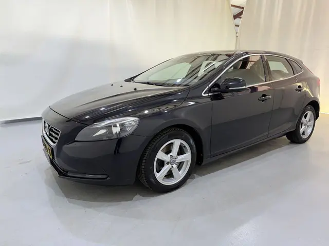 Volvo V40 V-40 1.6 T2 Momentum Navi 2014 Benzine 25
